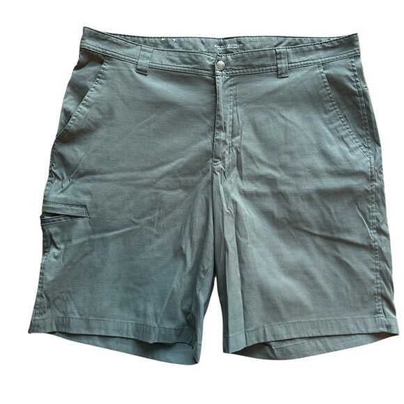 Columbia Men's Omni-Shield Advanced Repellency Grey Shorts Size 40 Activewear - Picture 1 of 6